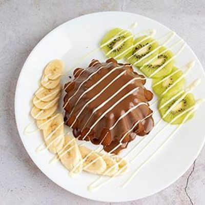Molten Cake With Fruits