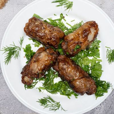 kilo lamb tarb with bread and salads