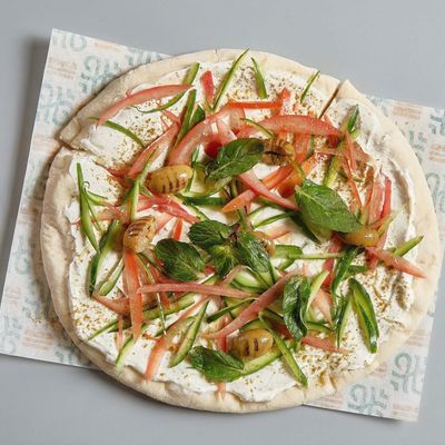 Labneh manoucheh with vegetables