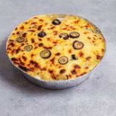 Pasta with meat and mozzarella cheese casserole