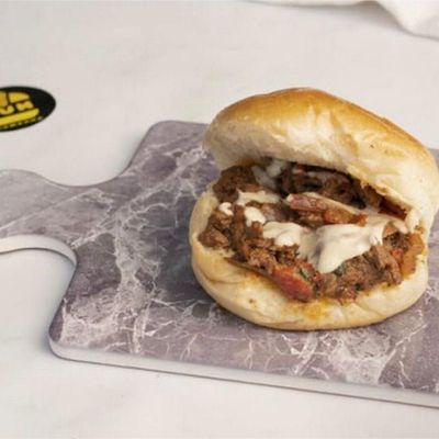 SHAWARMA MEAT BUN sandwich