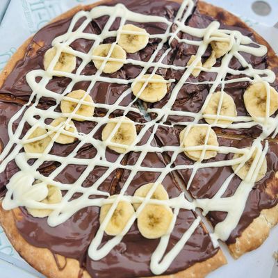 nutella chocolate pizza large