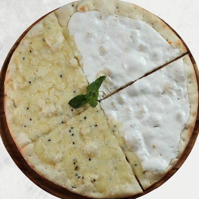 labenah and cheese manakish