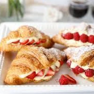 creamy berry Croissant