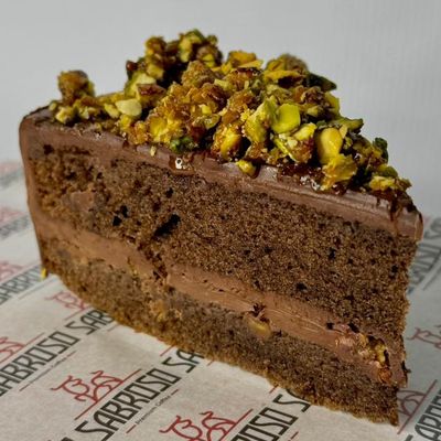 pistachio chocklet cake
