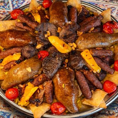 El 3omda Feast Tray for 8 People