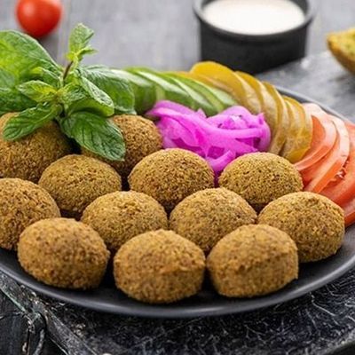 Falafel box with potatoes