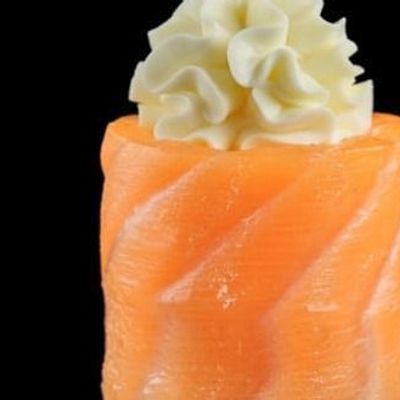 Gunkan Salmon With Cheese