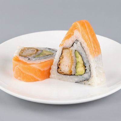 Bermuda Salmon Maki Roll