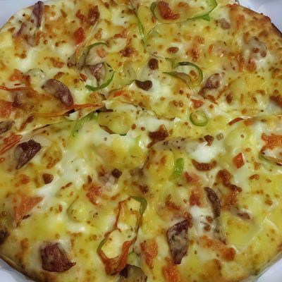 Oriental mixed meat pizza