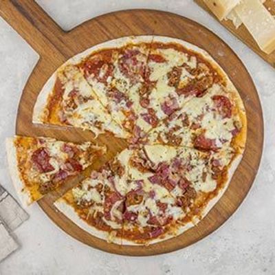 Baladi meat pizza