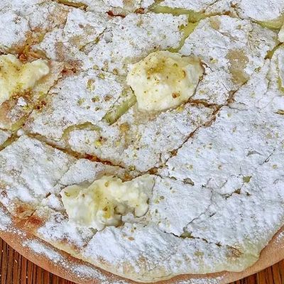 Basbousa pie with Qeshta