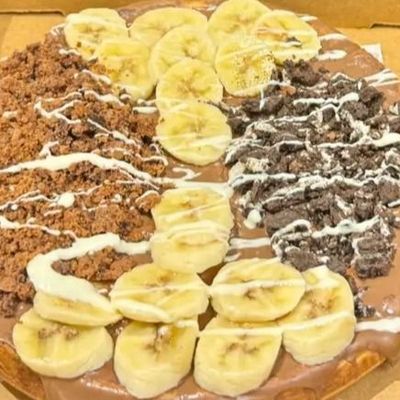 Crunchy waffle with banana