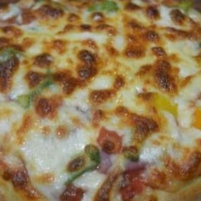 Mix chicken Oriental pizza