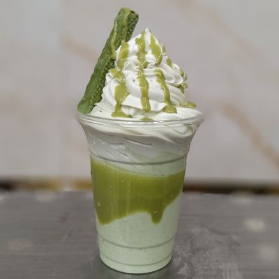 Pistachio cupcake with cream