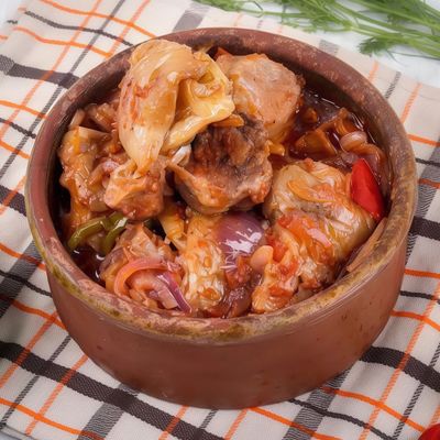 Oxtail casserole with onions