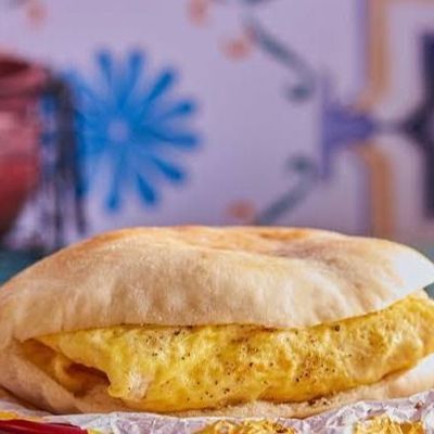Egg with vegetables sandwich