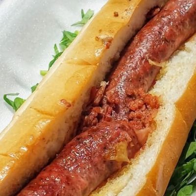 ساندويتش سجق في خبز فينو