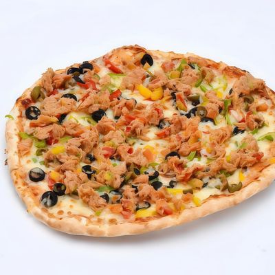 Tuna pizza pieces