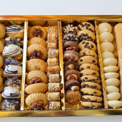 Large mixed Nawaem pastries box