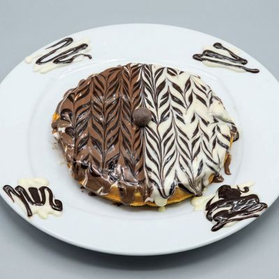 1/2 Nutella and 1/2 white chocolate Waffle