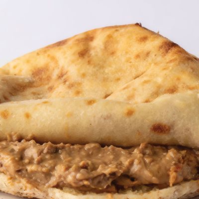 ساندويتش فول وفلافل