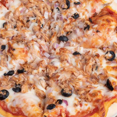 Tuna pizza