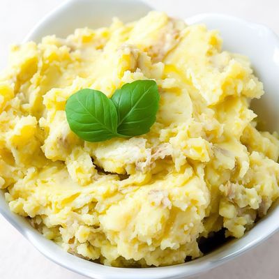 Small plate of potatoes puree with eggs