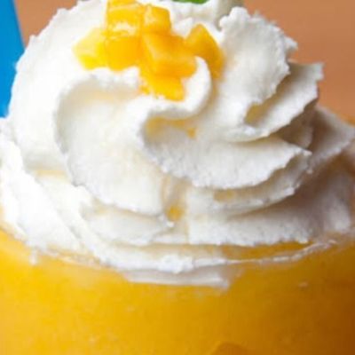 Mango juice with vanilla ice cream