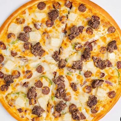 Baladi sausage pizza