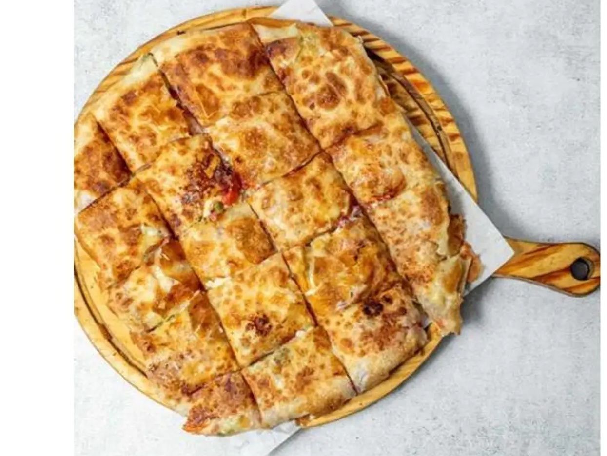 Meat Mix Pie on the Belt