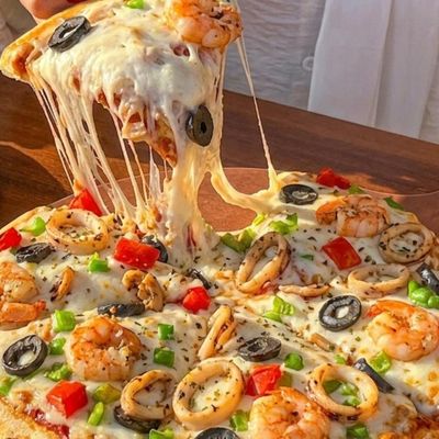 Seafood Pizza