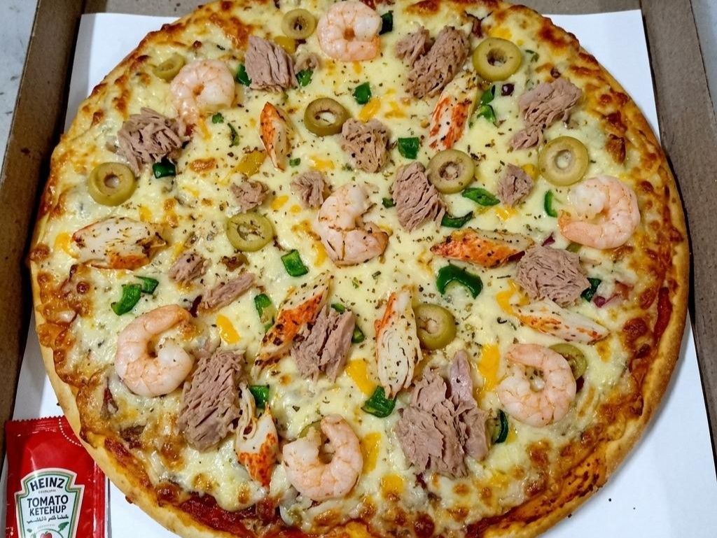 Mixed seafood pizza