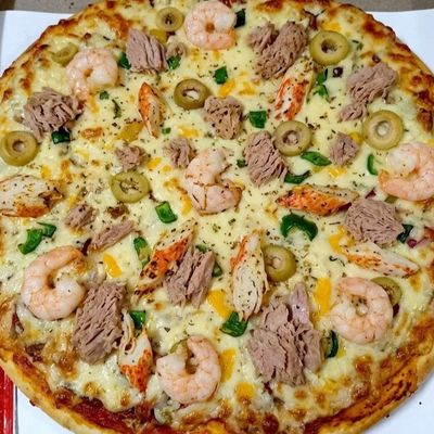 Mixed seafood pizza