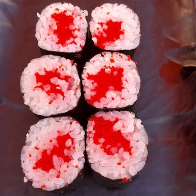 Hoso Caviar Maki 6 Pieces