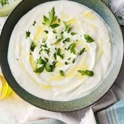 Garlic Salad/Yogurt