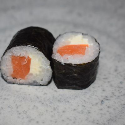 Cheese Salmon Tempura Maki Roll