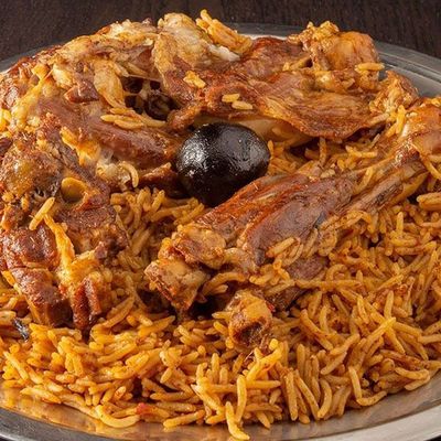 Nafar Mandi meat Bukhari with rice and sauce