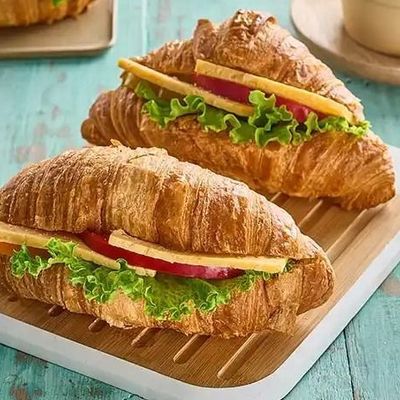 Roumi Croissant