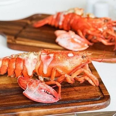 Peeled lobster with mozzarella cheese