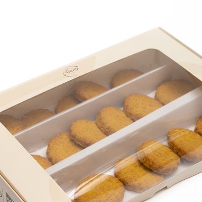 Oatmeal chip biscuit cookies with orange flavor