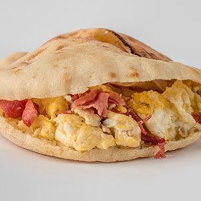 Omelette sandwich with pastrami