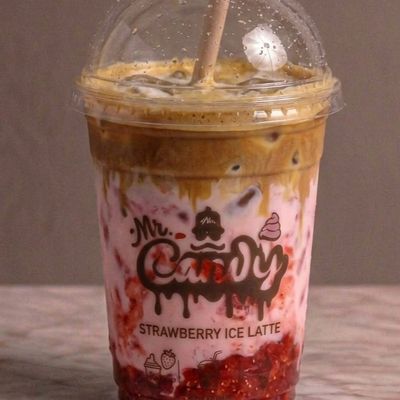 Cold Strawberry Latte