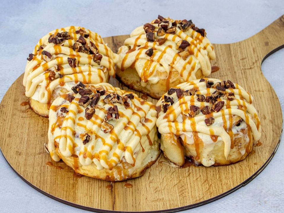 Caramel and Nut Roll (3+1)