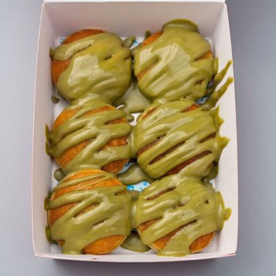 6 بان كيك فستق صغير