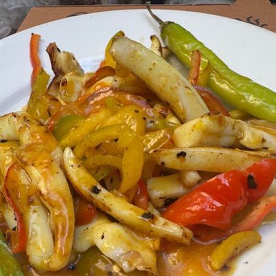 Quarter kilo grilled calamari fajita