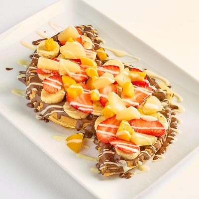 Waffle With Mixed Fruits