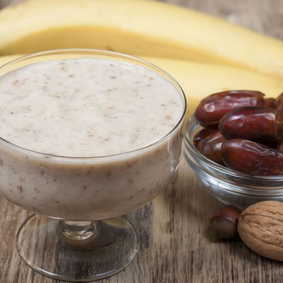 Dates With Milk Juice
