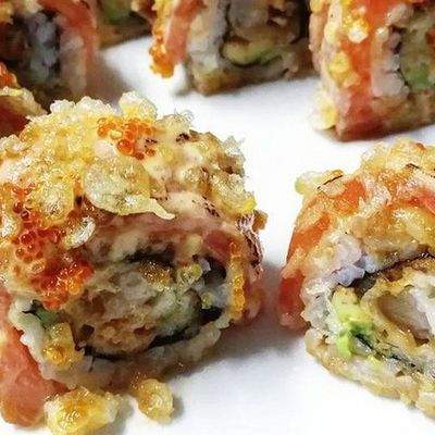 Salmon tempura dynamite