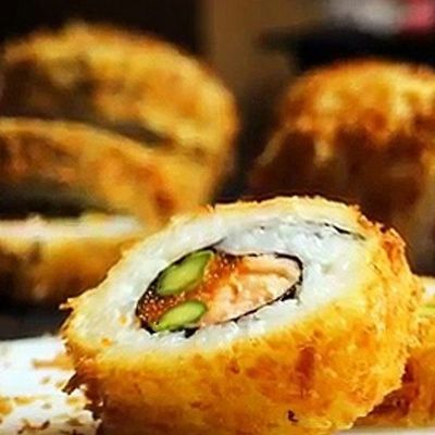 Fried ura salmon roll
